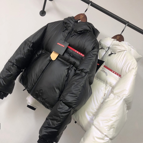 ハイクオリティダウンジャケット背面デザイン